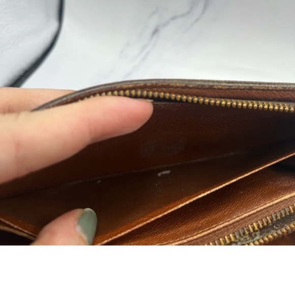 🔥🔥LOUIS VUITTON Zippy Long Wallet Portomone
Vintage Monogram LV - Picture 15 of 16
